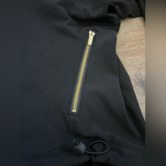 Lululemon Relaxed Define Jacket Black W/ Gold Zippers Size 8 - Picture 3 of 11